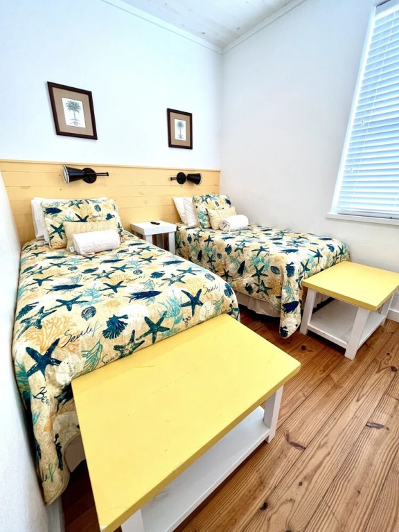Under New Management! Dolphin Cove Sleeps 24, Private Pool & Close To Beach! 10 Bedroom Home by Redawning
