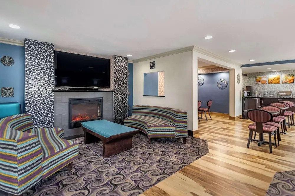 Comfort Inn Tulsa Midtown (Formerly Baymont Inns & Suites Tulsa)