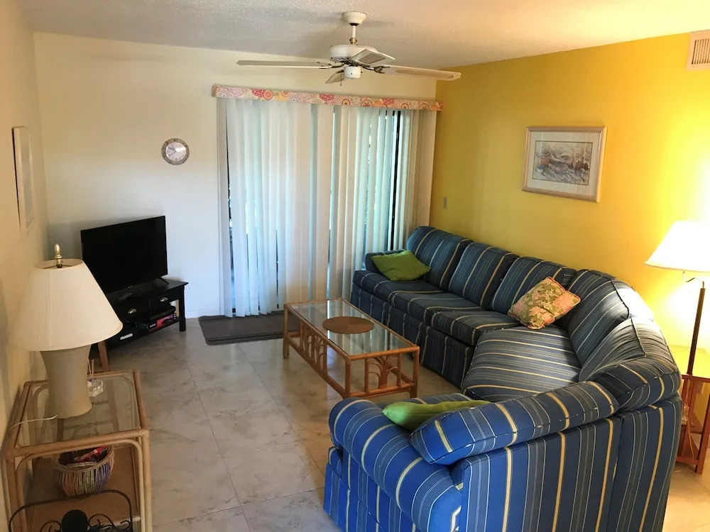 Sea Woods 2bdrm Condo 148
