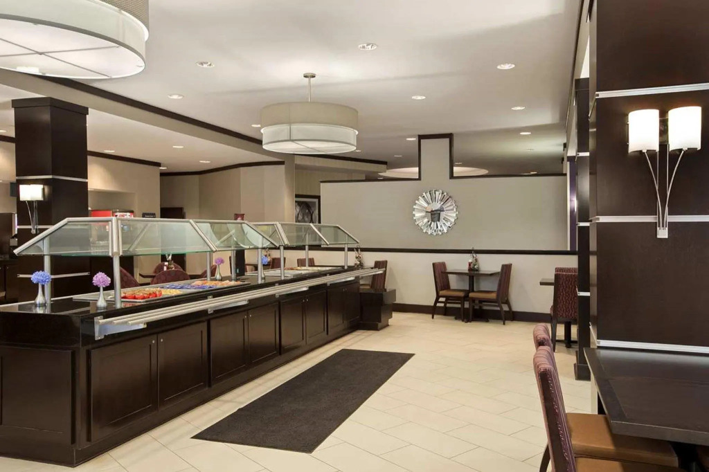 Embassy Suites by Hilton St Louis Airport