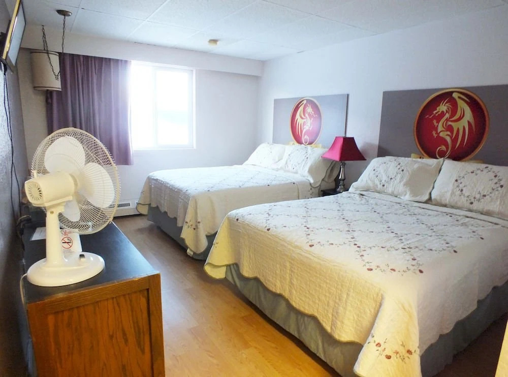 Dragon's Den Hotel