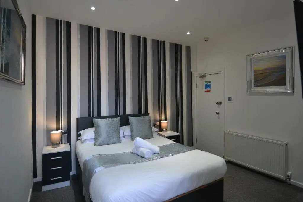 Hotel 33
