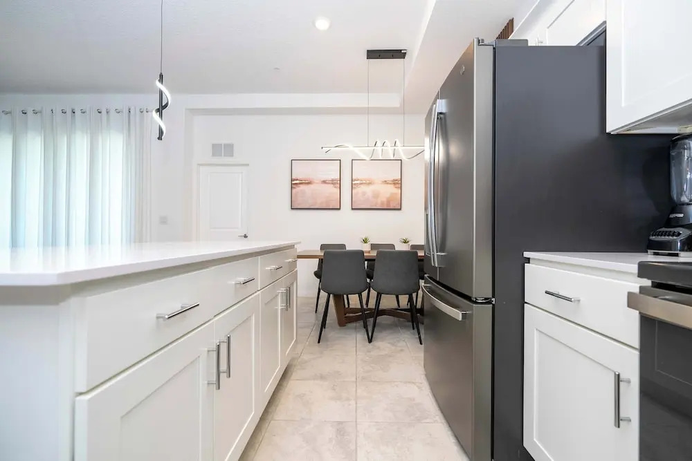 Themed Apartment Walk to Disney & Lake Access