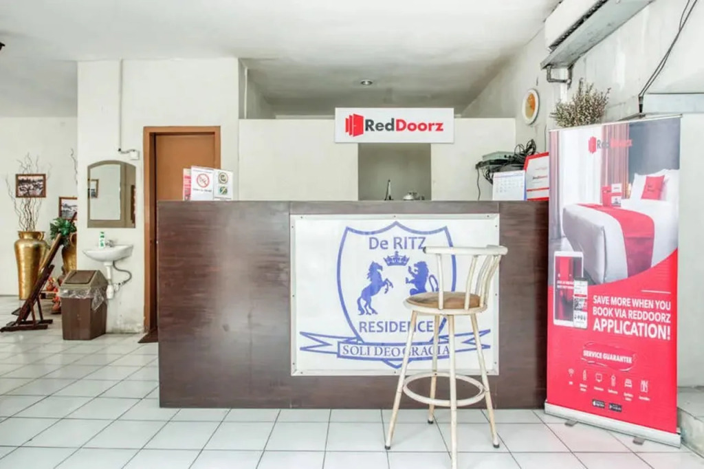 RedDoorz near Pantai Ria Kenjeran