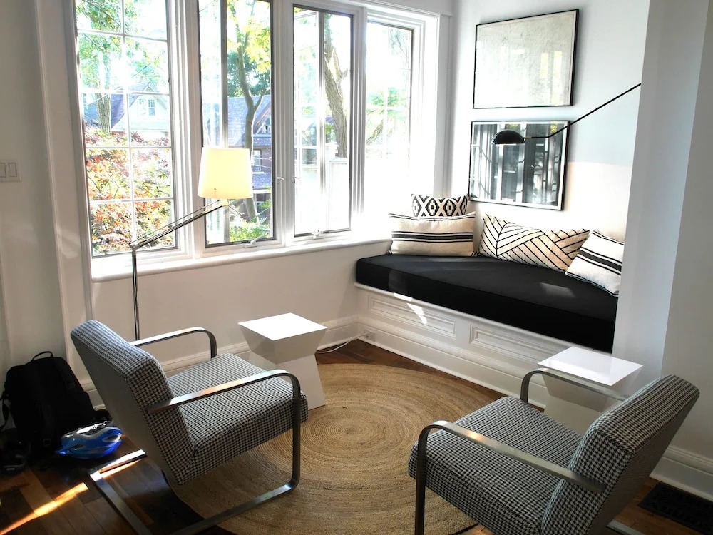 Gorgeous 1BR House in Riverdale