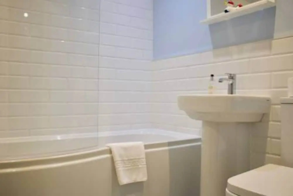 1 Bedroom Flat With Front Garden Sleeps 3