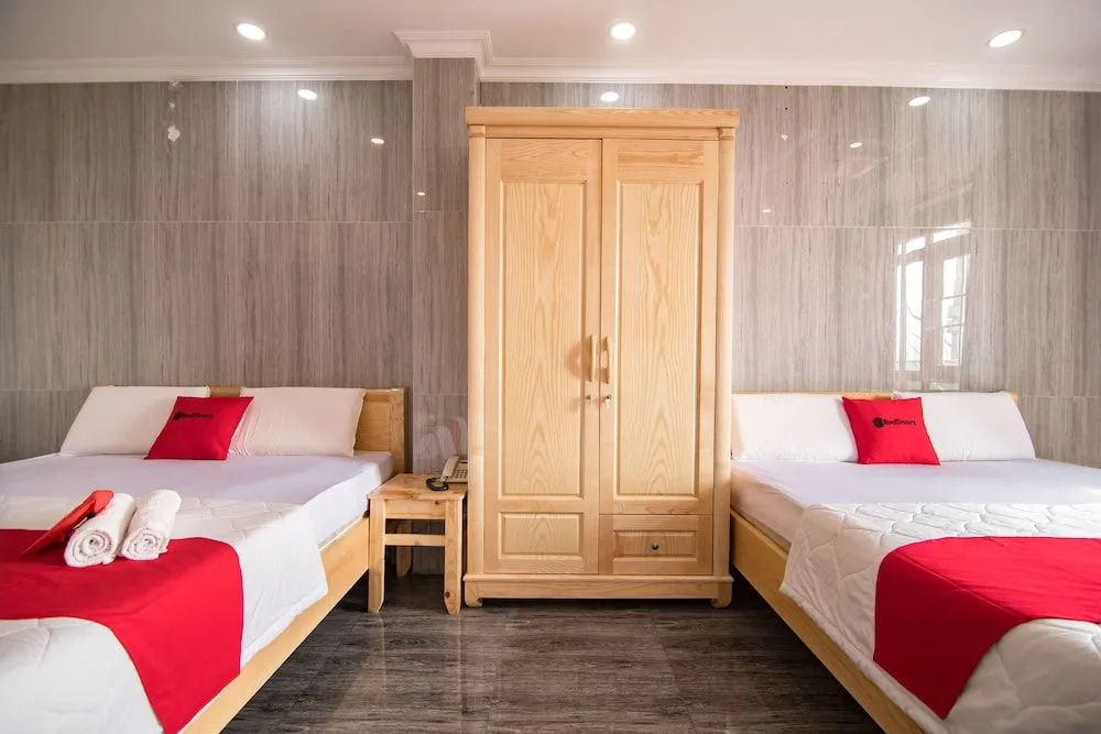 RedDoorz near Tan Son Nhat Golf 2