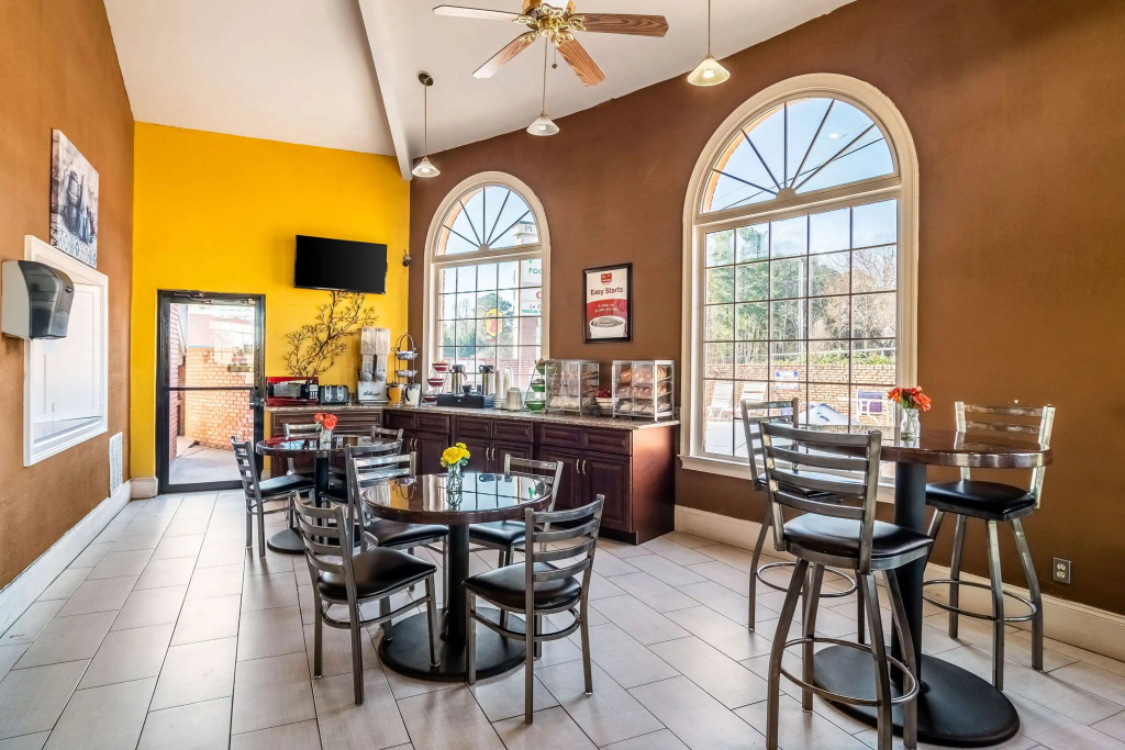 Econo Lodge Acworth East