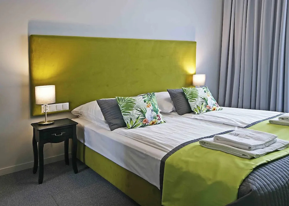 IRS ROYAL APARTMENTS - IRS Brabank