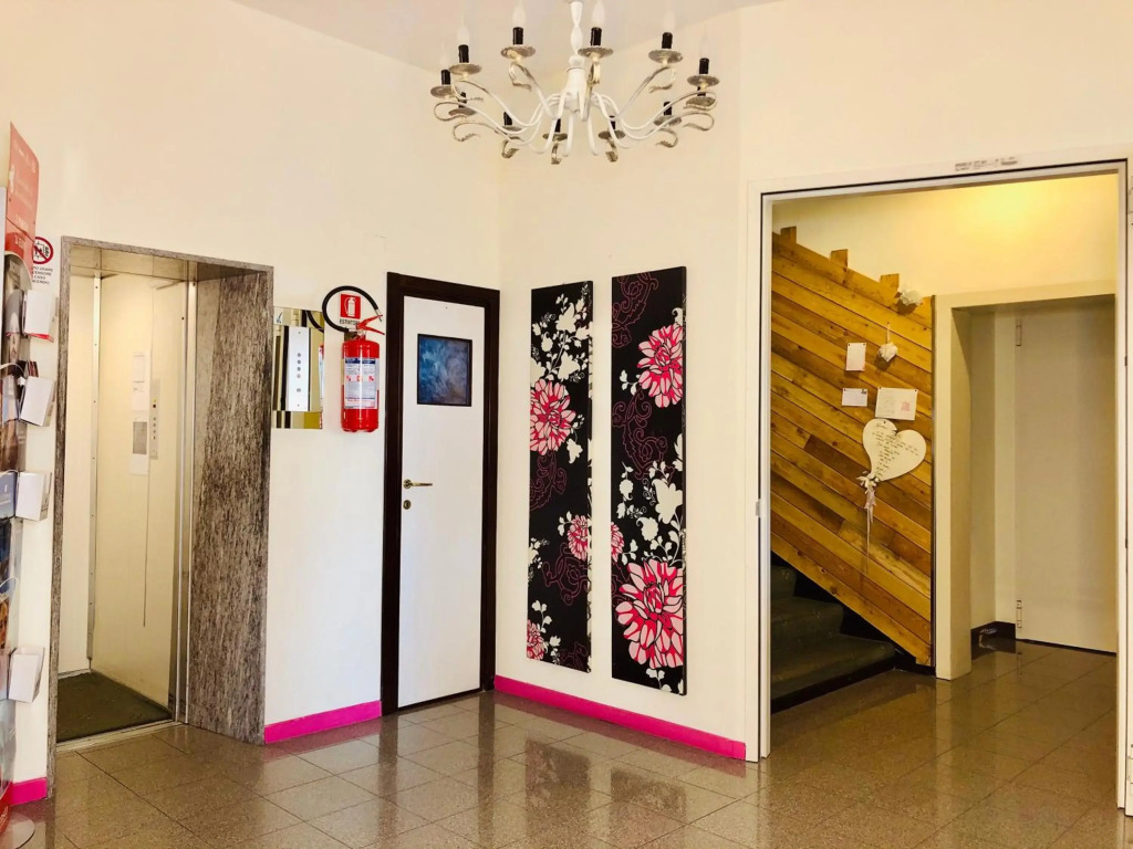 Hotel Garisenda B&B con Brunch sino alle 12 - in Centro a Riccione -