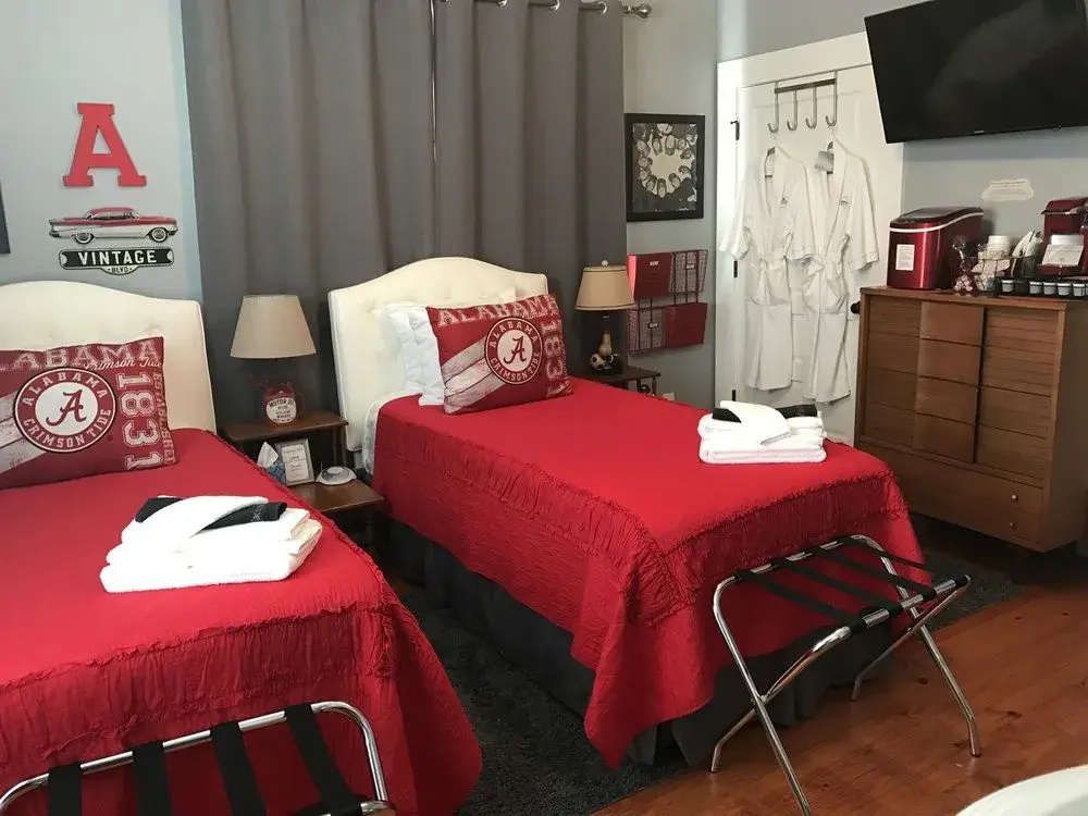 Bama Bed & Breakfast Campus