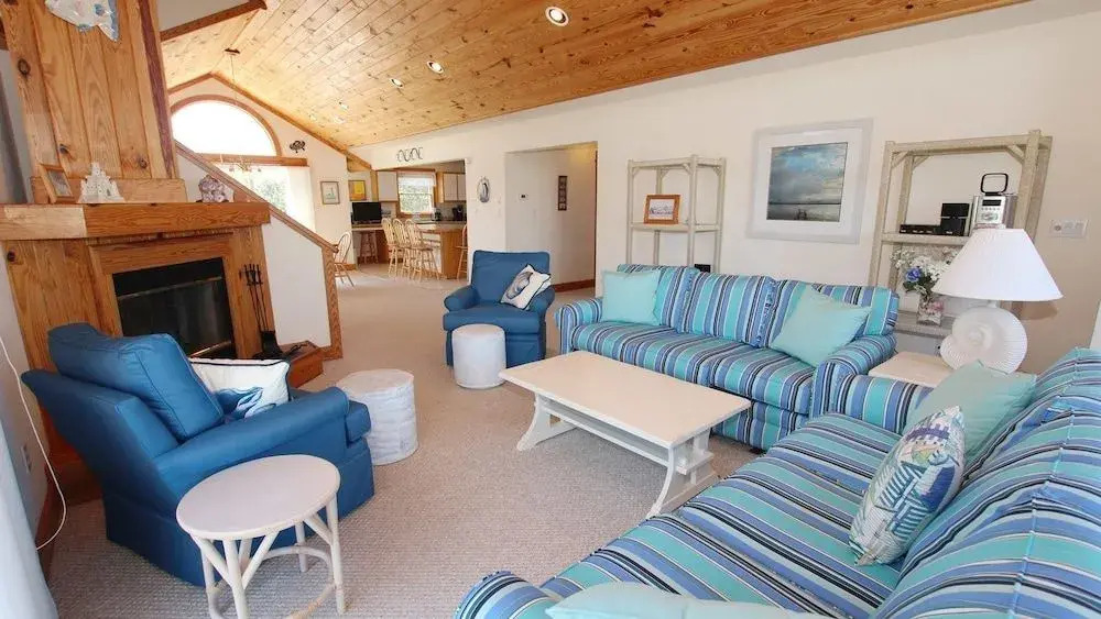 Stress Free Zone - 4 Br home by RedAwning