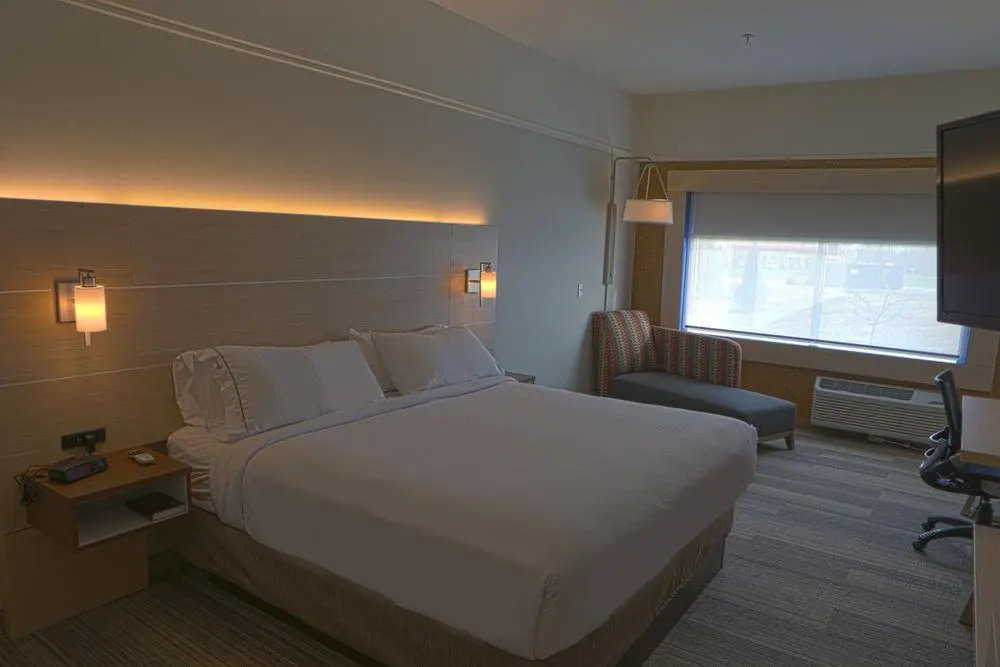 Holiday Inn Express Hotel & Suites Monroe