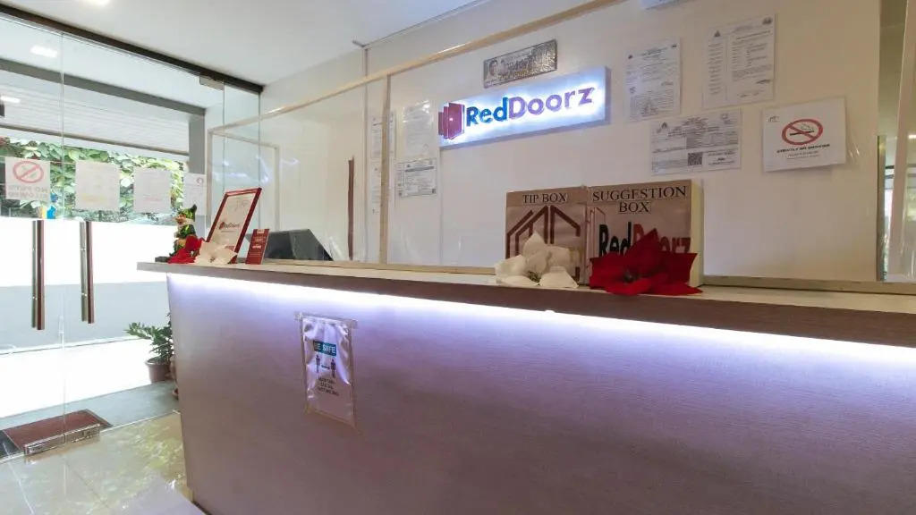 RedDoorz near Fernwoods Garden Quezon City