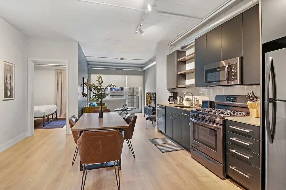 Beautiful 1BR Apt w Laundry in Belmont