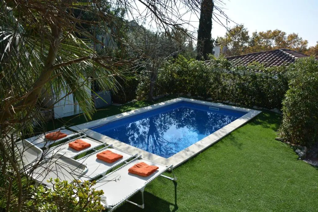 Villa Sitges Les Moreres Beach 15 minutes walking AC Very Confortable Nice Outdoor Areas Pool very sunny