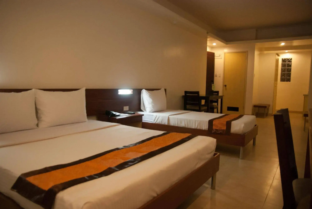 M Suites Hotel