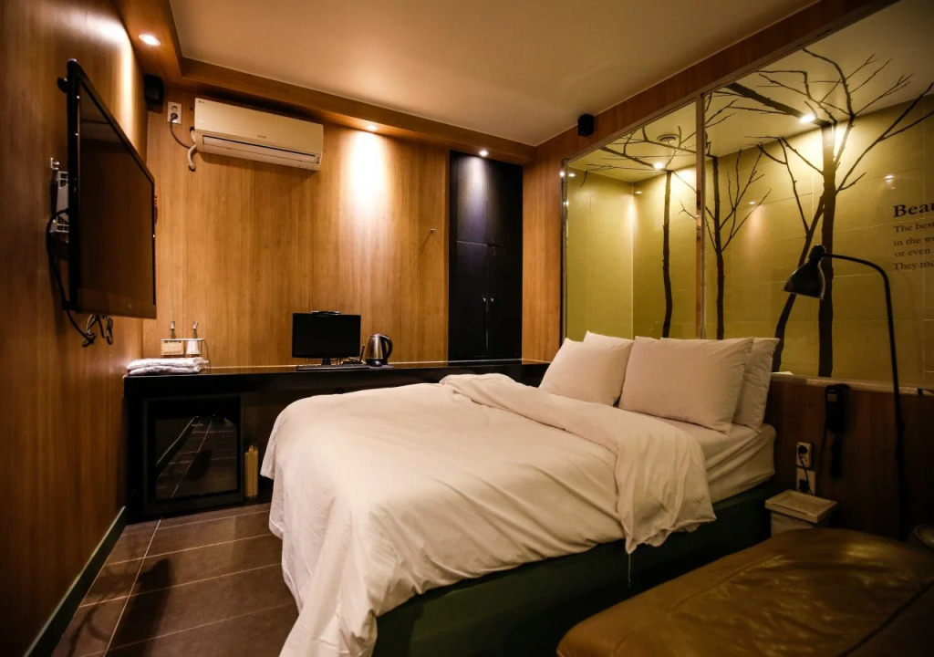 Hotel Story