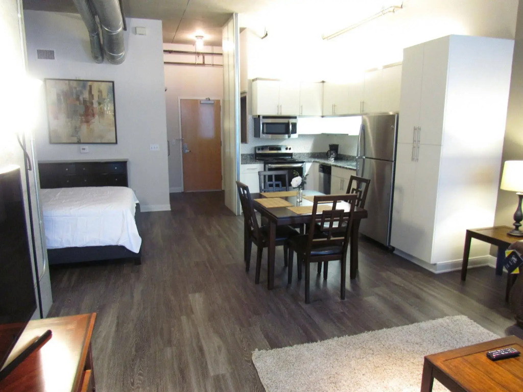 Luxury Loft Next to Staples Center