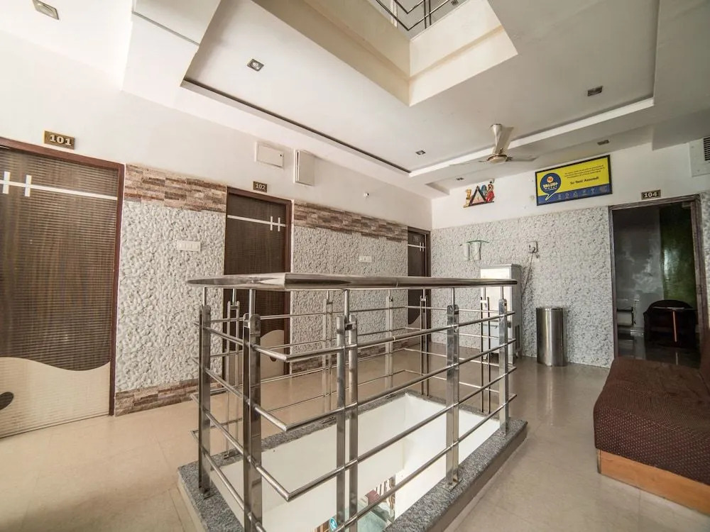OYO 14816 Hotel Omni