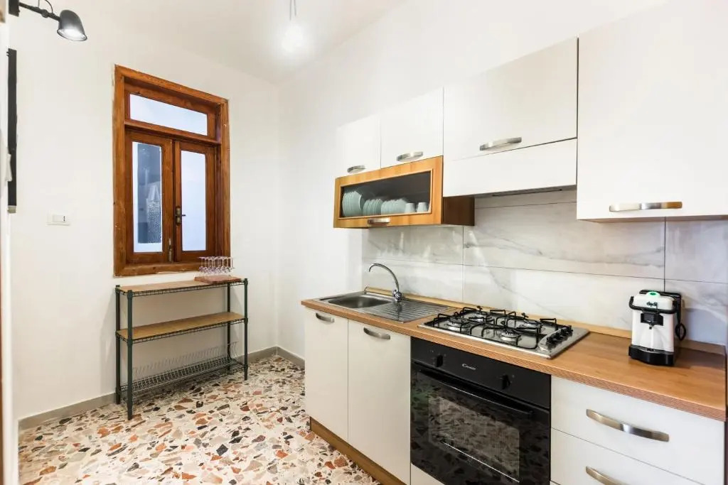 Trigona 4 Apartment