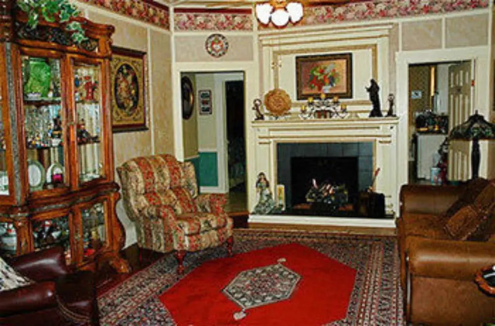 Southern Charm Lodging