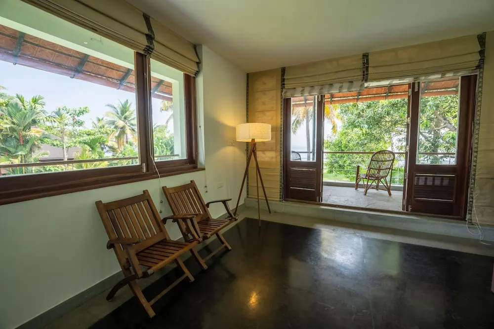 Pathiramanal Villa, Alappuzha