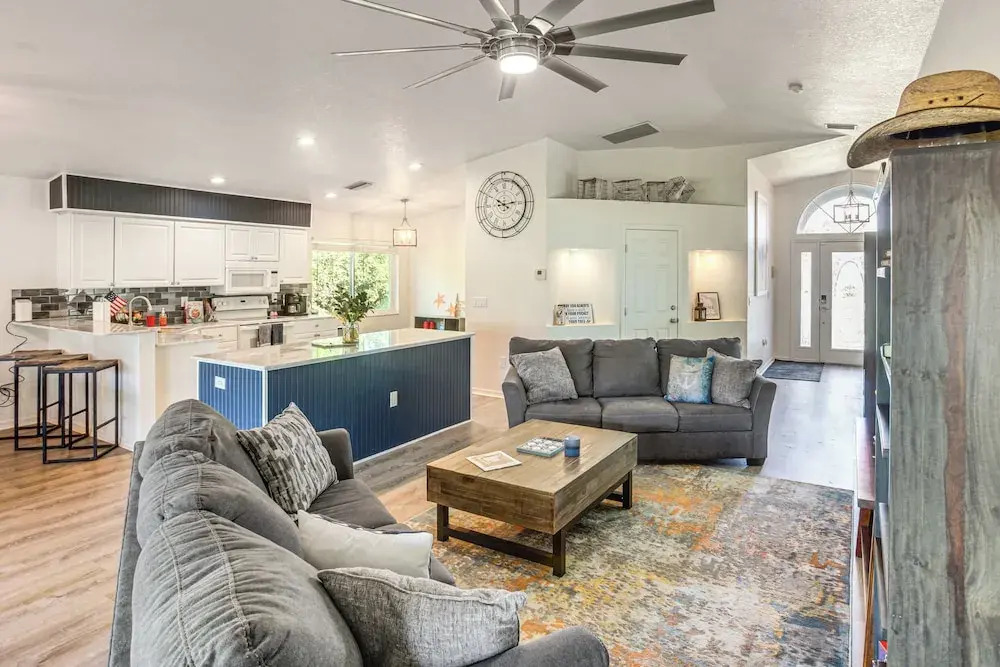 Golf & Hike: Family Home in Rotonda West!