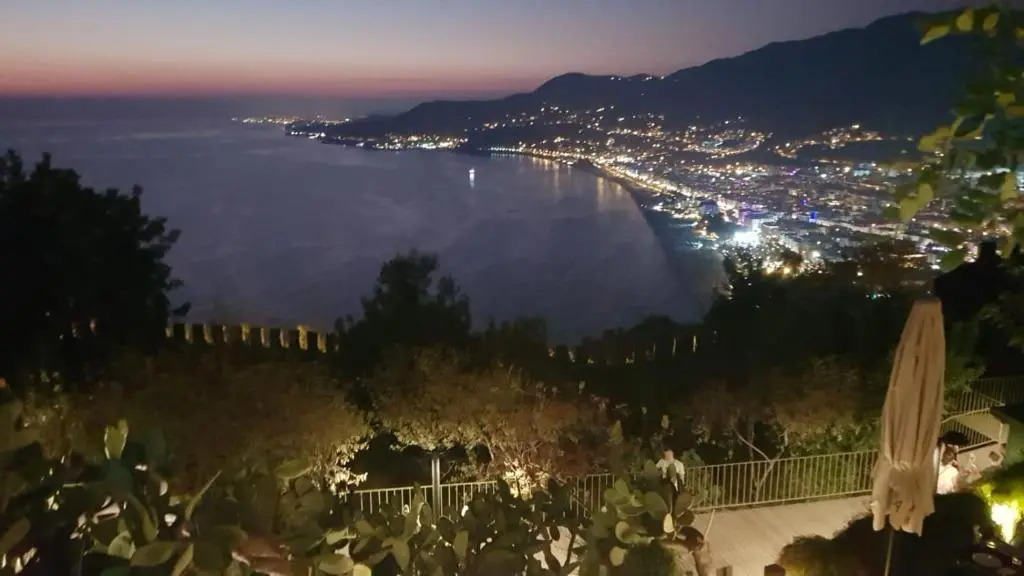Empire Residence Alanya/Mahmutlar 50m от моря