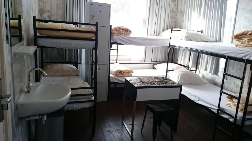Amigo Budget Hotel