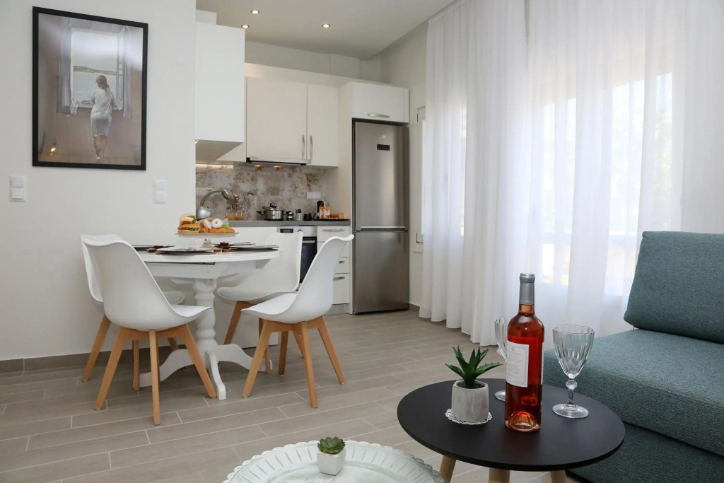 Under the Aqueduct boutique house