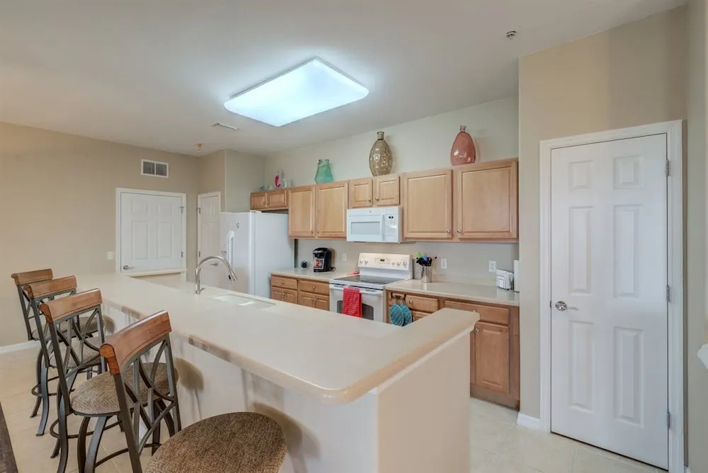 Majestic Palms Condo