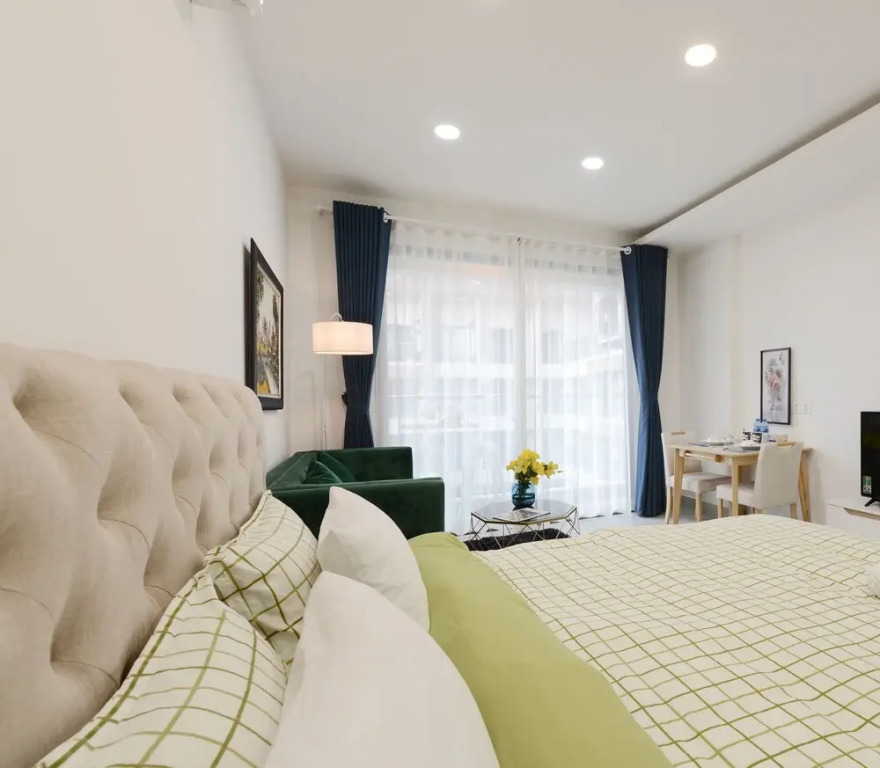 Jennifer House - Millenium Apartment