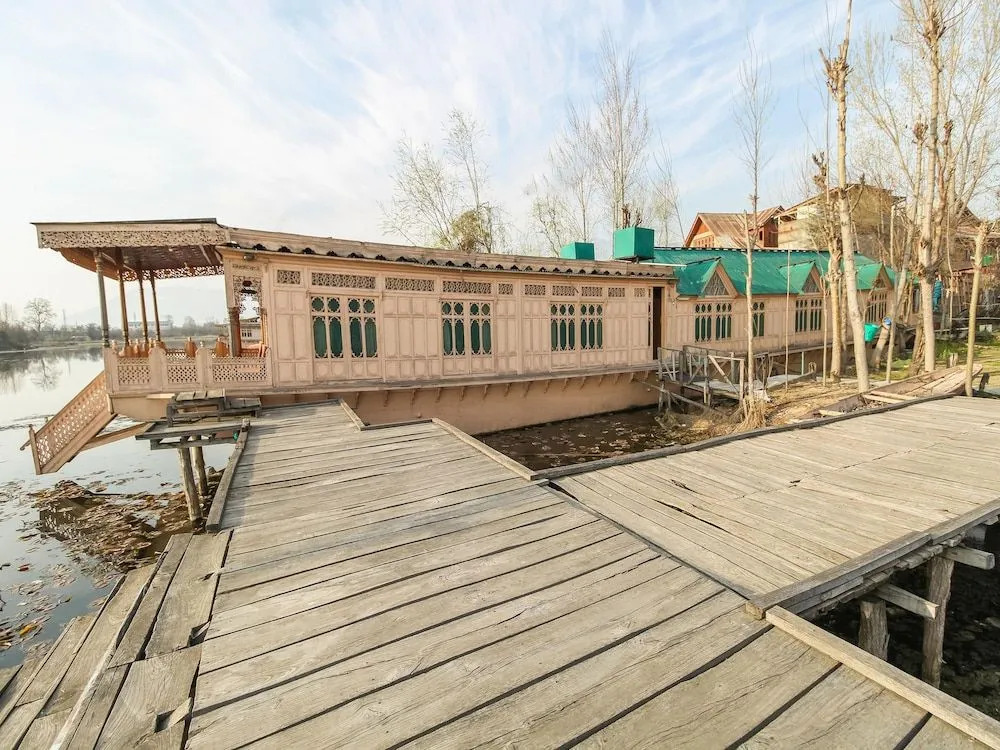 Oyo 14629 Ibrahim Group Of Houseboats