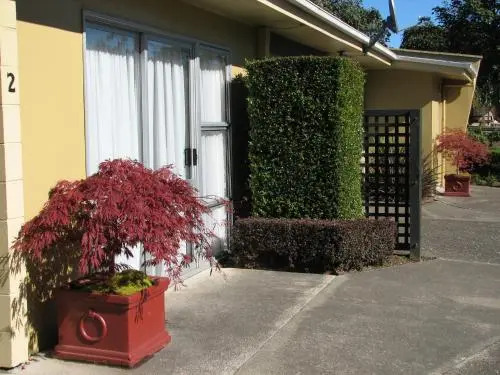 Golden Leaf Apartments