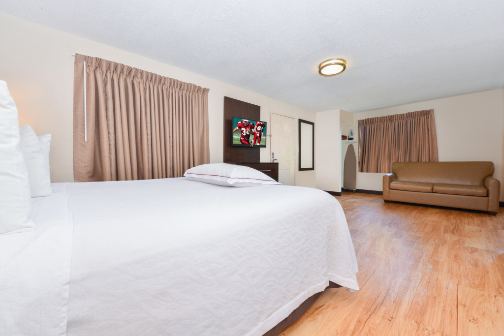 Red Roof Inn PLUS+ & Suites Guilford