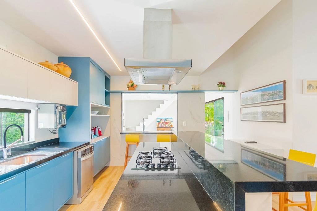 GB77 Ótima Casa 5 Quartos com Piscina e Churrasqueira - Guarajuba