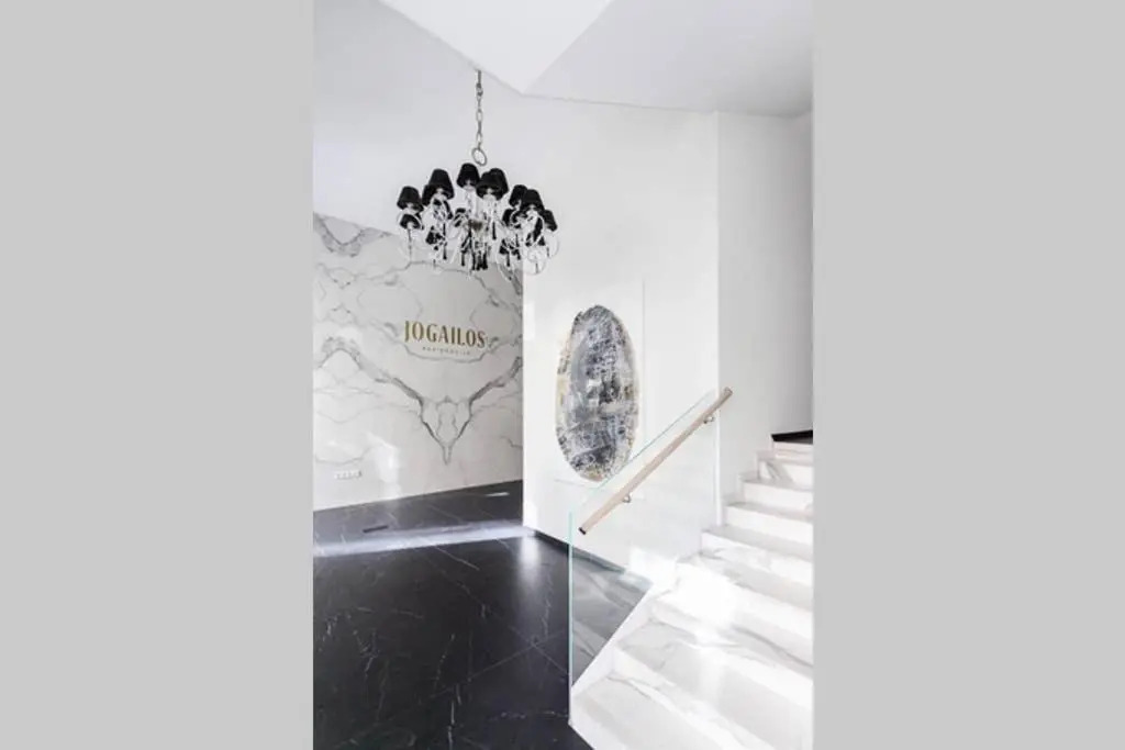 Jogailos Residence peaceful Old Town luxury 3 bdr 2 bathr FREE GARAGE