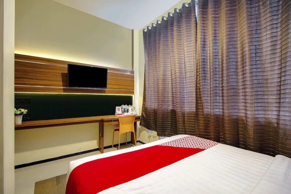 OYO 1057 Premier Guest House