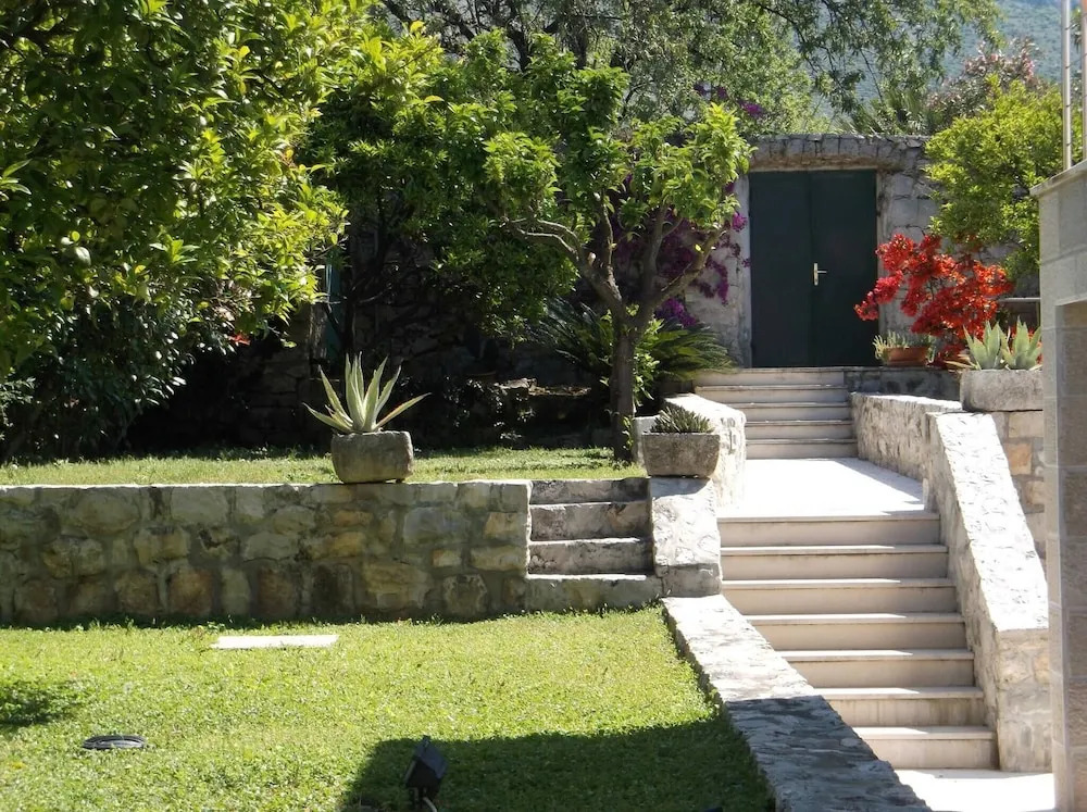 Apartment For 22 Pax In Cavtat