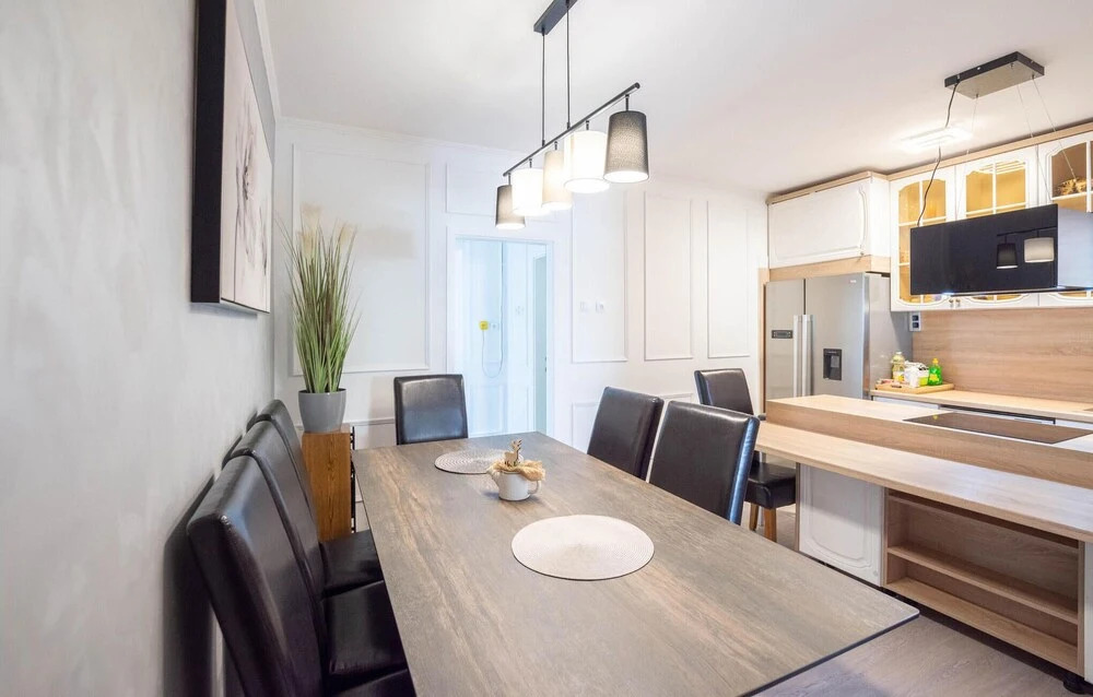 Amazing Apartment in Split With 3 Bedrooms, Wifi and Indoor Swimming Pool