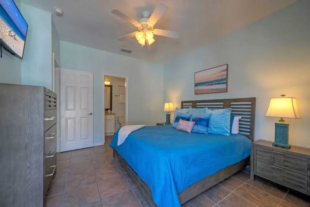 2 Condos for 14 Guests at Costa Bahia Pool, Minutes to Beach, Pet-friendly