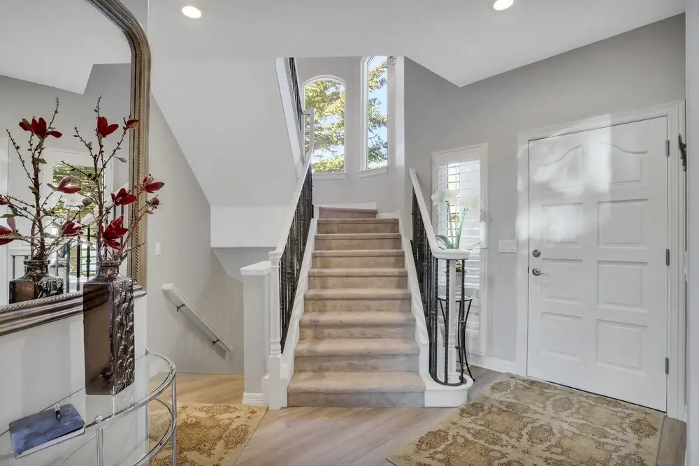 Luxury 4-Bedroom Home Close to Slopes with On-site Hot Tub 4 Home by RedAwning