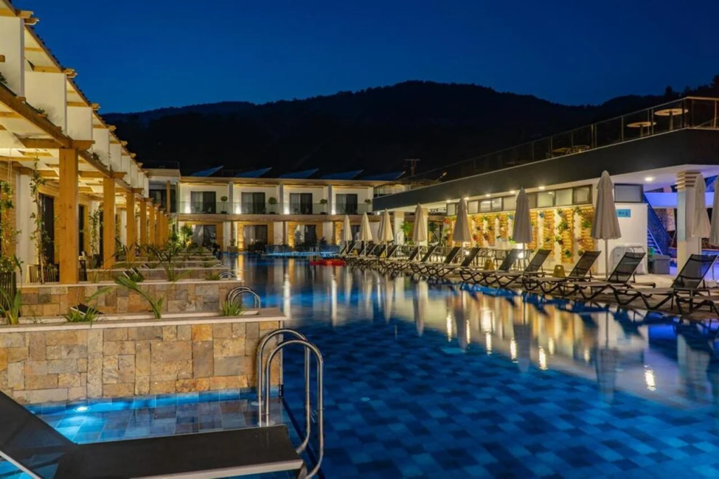 L Hotel Sarigerme