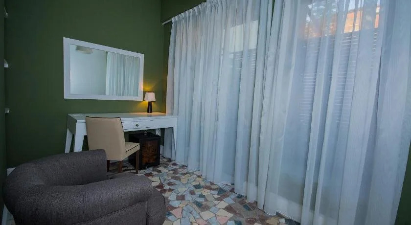 Midtown Hotel