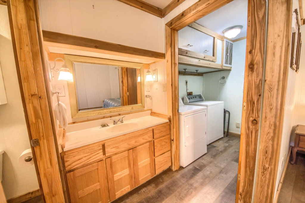 Hondo s River Haus RR 1300