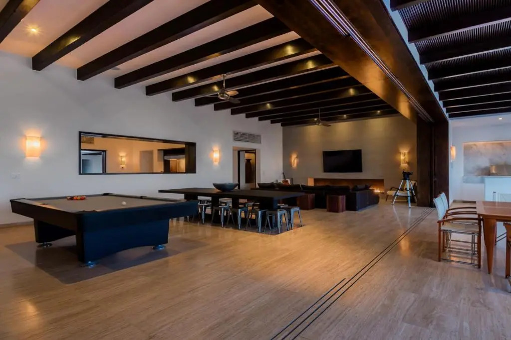 Casa Yvonne Modern Amenities Near Exclusive Golf Course Sleeps 16
