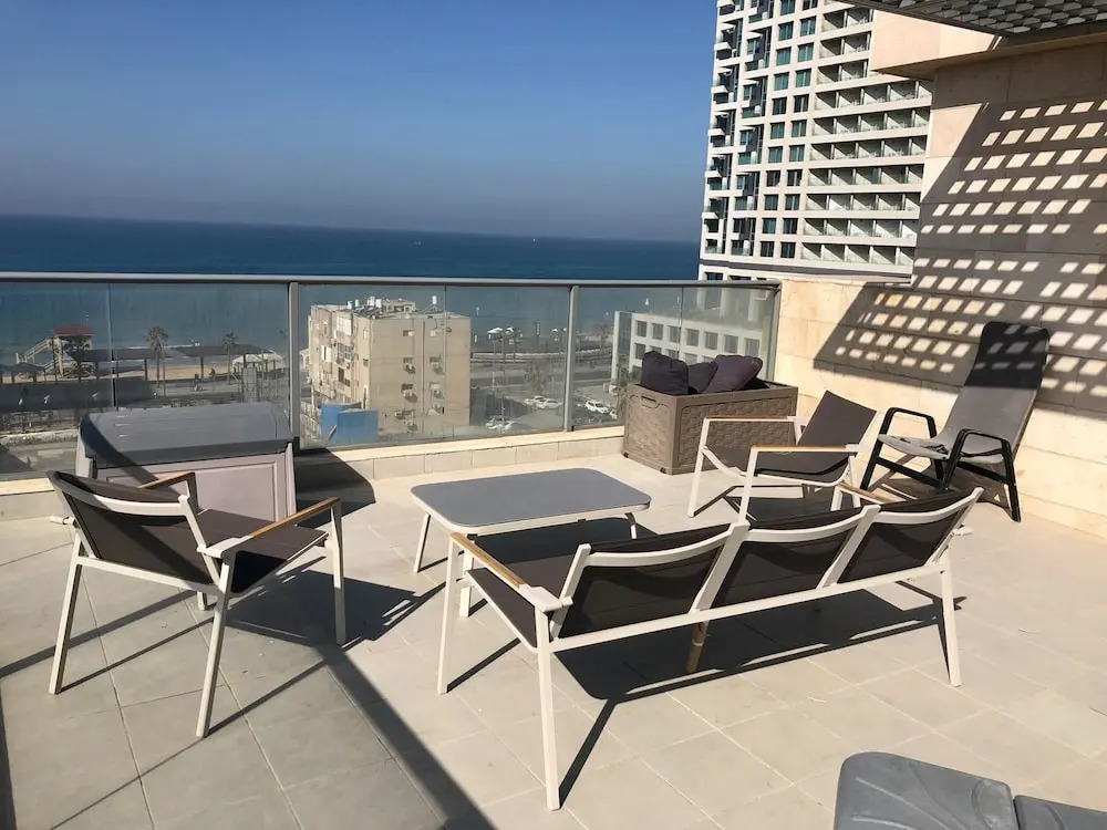 Magic Penthouse beach front