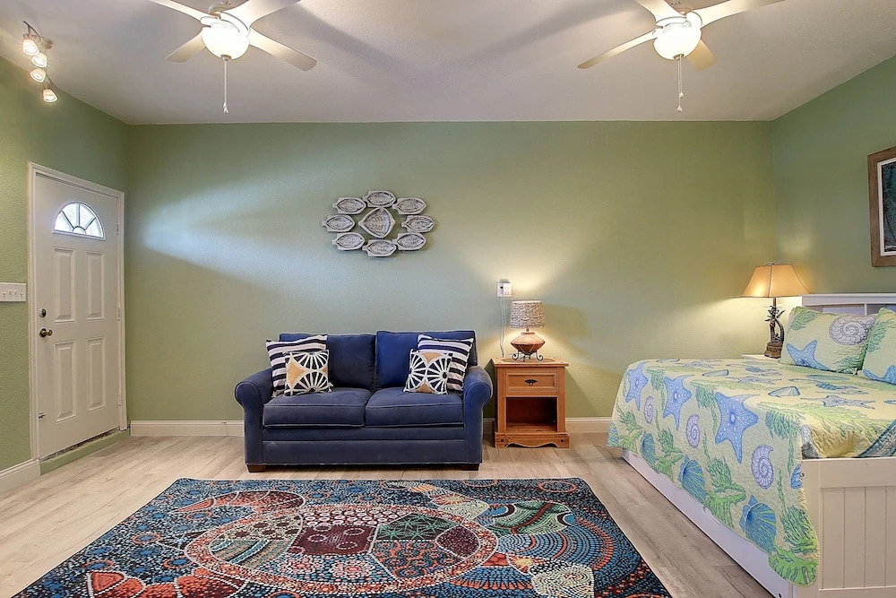 Her Happy Place - 3 Br Townhouse