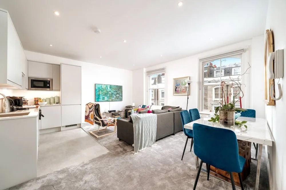 Earl s Court Chelsea 4BR Duplex Ap Walk to Tube